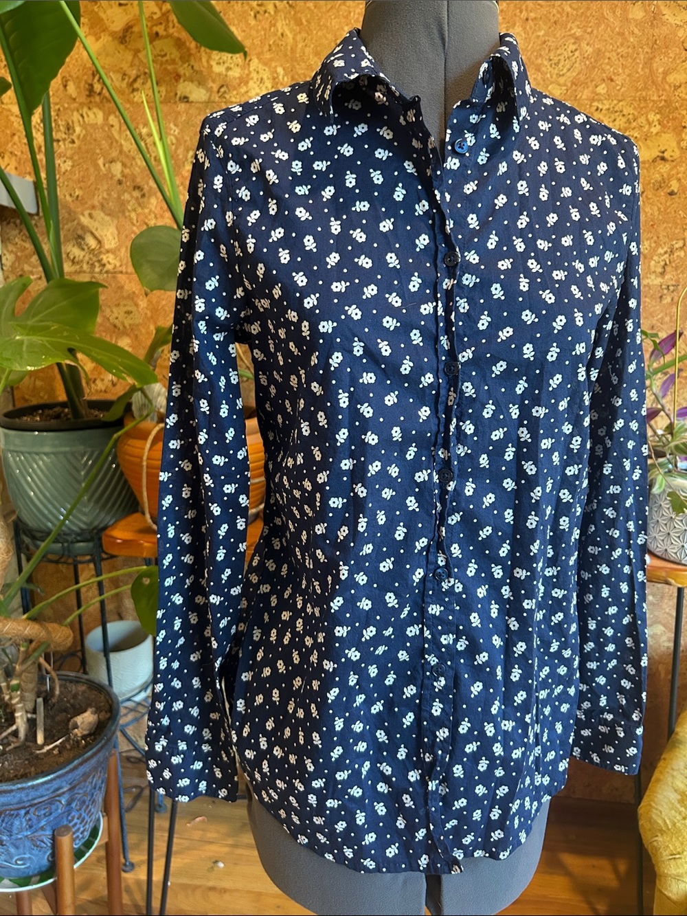 Benetton Navy Blue Floral Button-Up Shirt ✨light cotton,✨ Made in Italy 🇮🇹